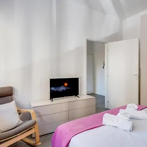 lulli-bright-and-cozy-flat.it-tuscanyhotel.com/